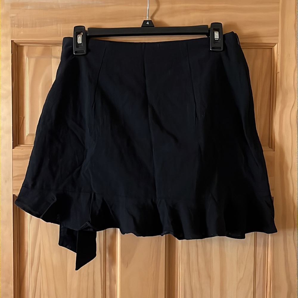 SHEIN Ruffle Bottom Faux Wrap Skirt - Picture 2 of 5
